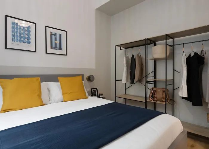 Timeless 2-bedrooms Flat Trieste